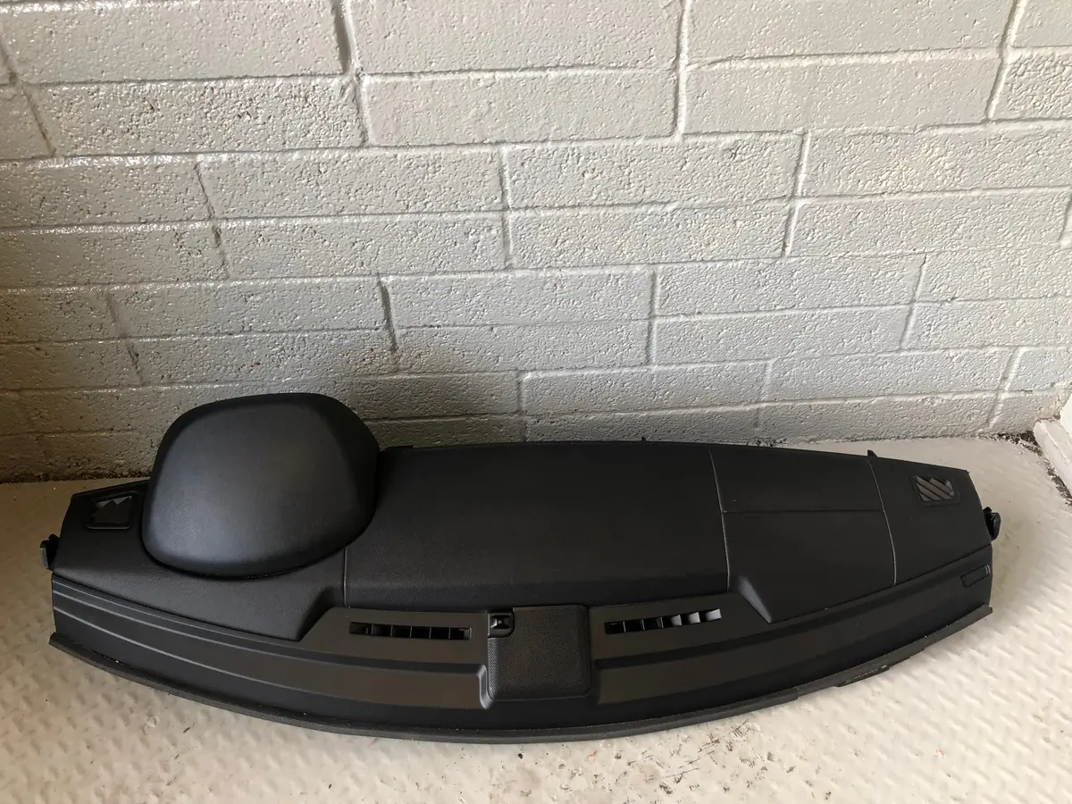 Discovery 4 Dashboard Black Land Rover Sat Nav Land Rover 2009 To 2016 K30075 1
