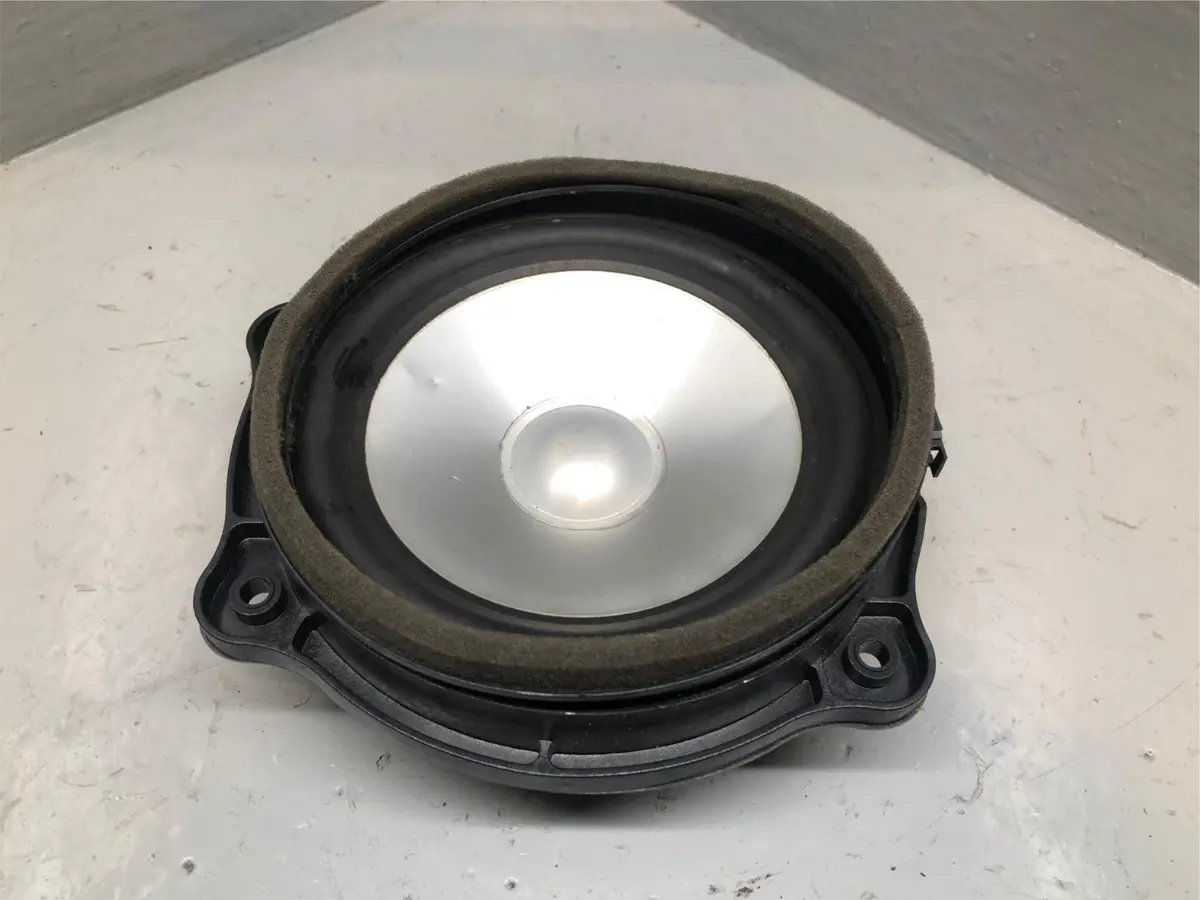 Range Rover L322 Rear Door Speaker Xqm500100 Left Or Right 2002 To 2006 1