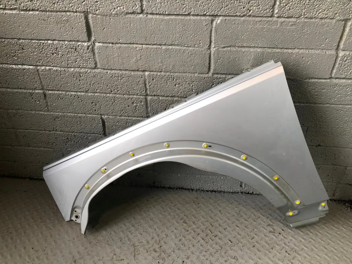Discovery 3 Wing Near Side Front Zermatt Silver Land Rover 2004 To 2009 K17026 1