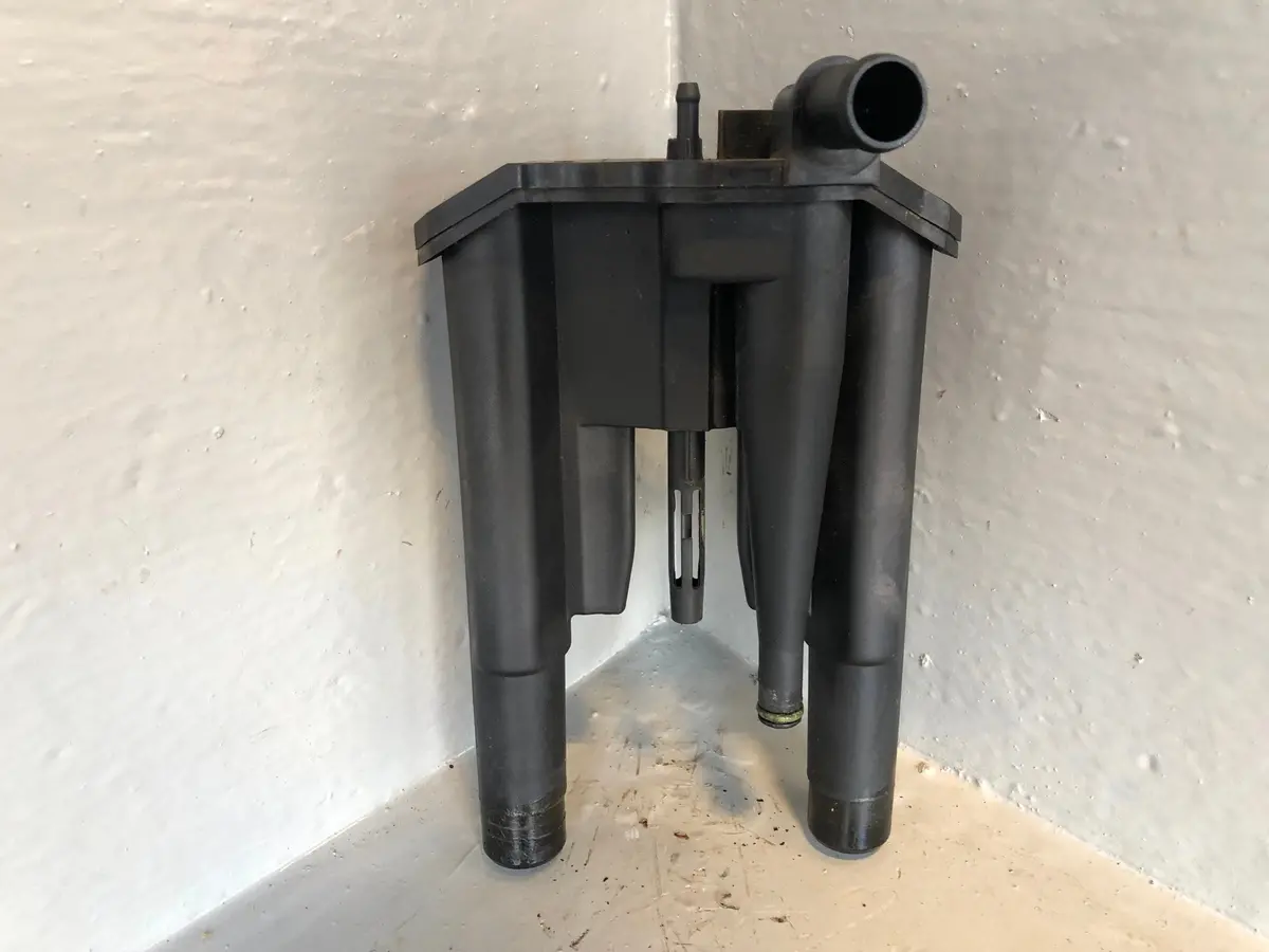 Range Rover L405 Oil Separator 3.0 Tdv6 Engine Breather 9X2q 6A785 2013 To 2017 1