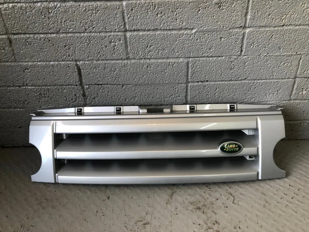 Discovery 3 Grille Front Zermatt Silver Land Rover 2004 To 2009 D26036 1