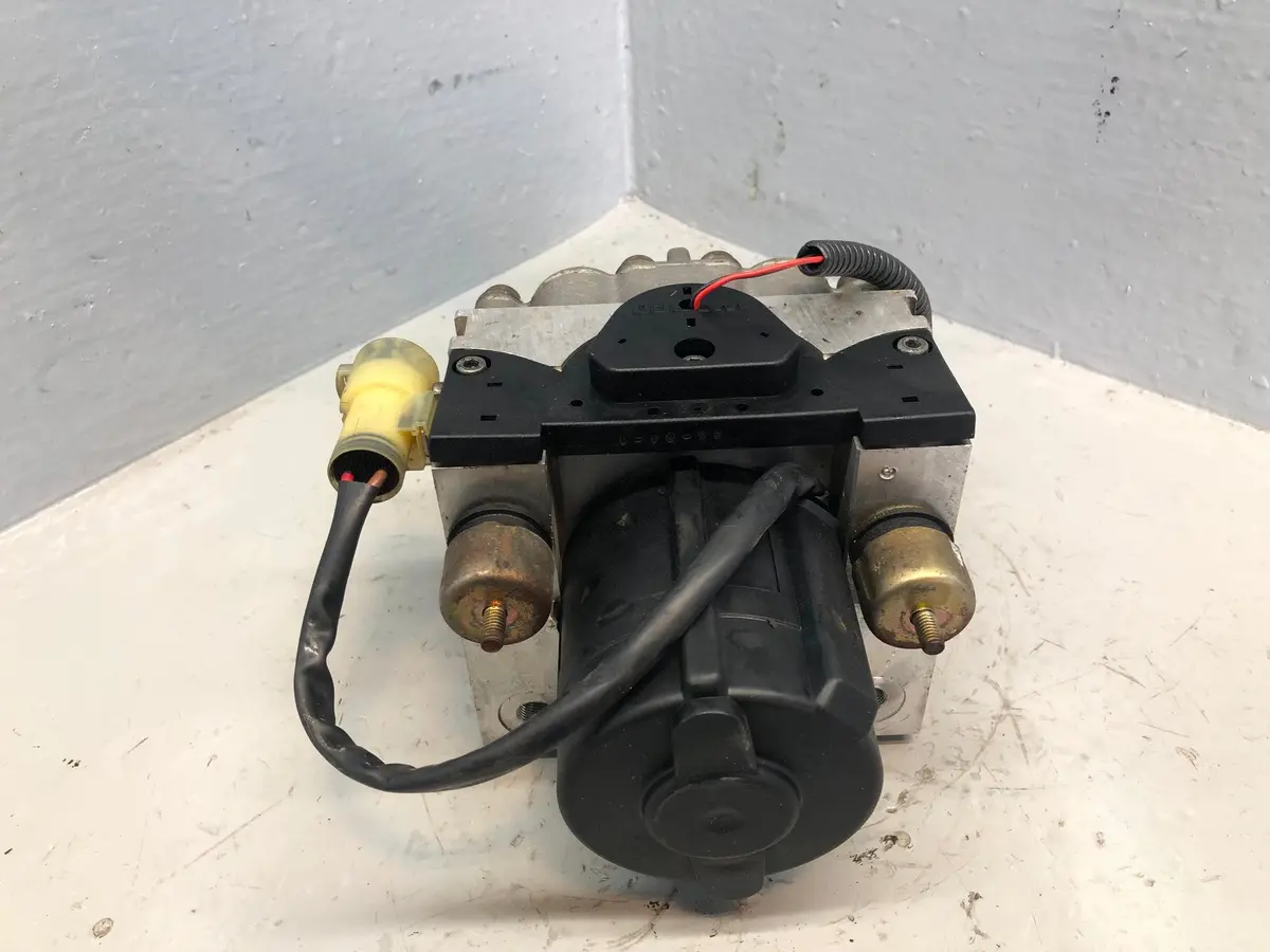Discovery 2 Abs Pump Module Srb500051 Land Rover 1998 To 2004 R18026 1