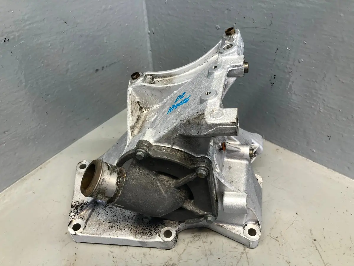 Discovery 2 Water Pump Mount Td5 Land Rover 1998 To 2004 R19026 1
