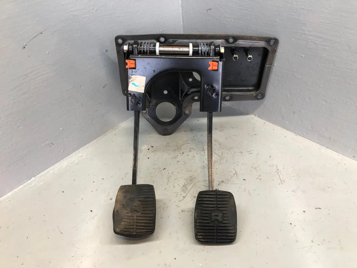 Discovery 2 Pedal Set Manual Clutch Brake 2.5 Td5 Land Rover 1998 To 2004 R19026 1