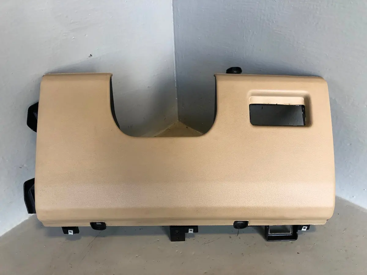 Range Rover L405 Dash Panel Lower Trim Surround In Almond 2013 To 2017 1