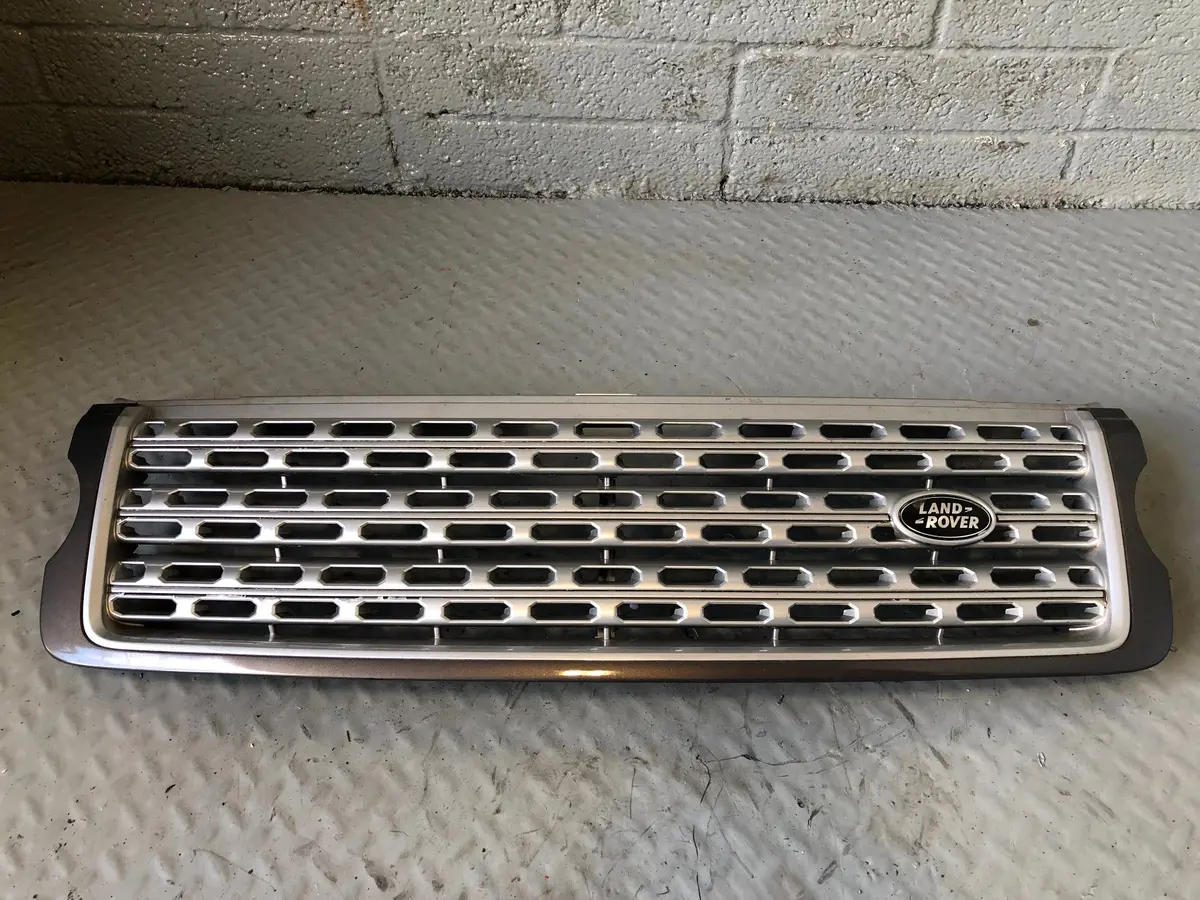 Range Rover L405 Grille Front In Silver Pre-Facelift 2013 To 2015 L18085 1