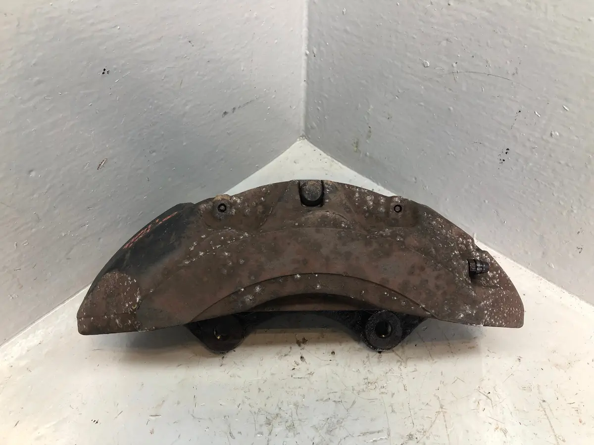 Range Rover Brake Caliper L322 Brembo Off Side Front 6 Piston 4.4 Tdv8 L24026 1
