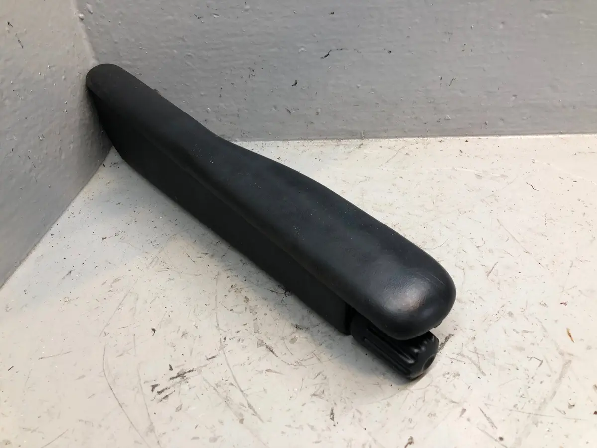 Range Rover L322 Armrest In Black Near Side Front 2006 To 2009 R30016 1