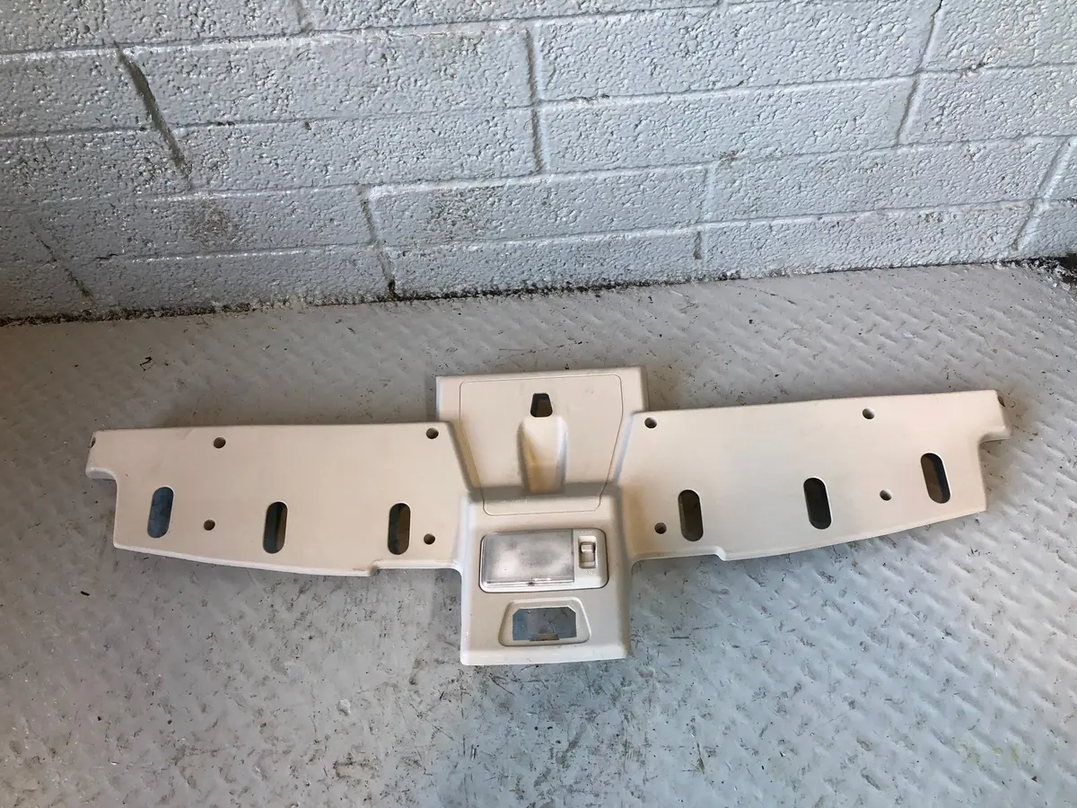 Discovery 2 Roof Trim Panel With Interior Light Land Rover 1998 To 2004 R18125 1