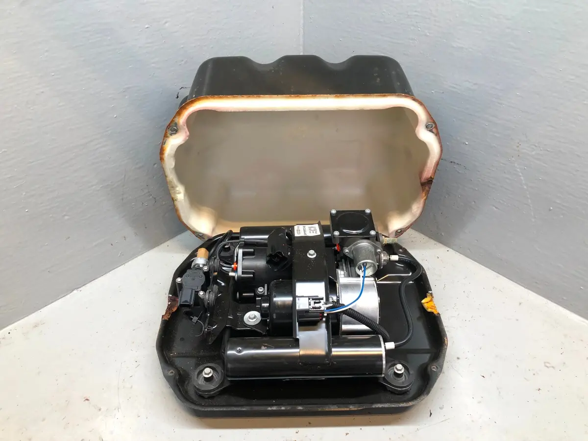 Range Rover L322 Air Suspension Compressor Pump Hitachi Rqu500302 R30016 1
