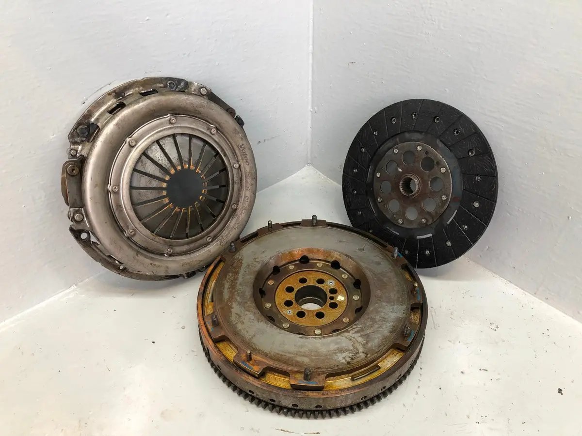 Discovery 2 Td5 Dual Mass Flywheel Clutch Plate And Cover L318 Land Rover R19026 1