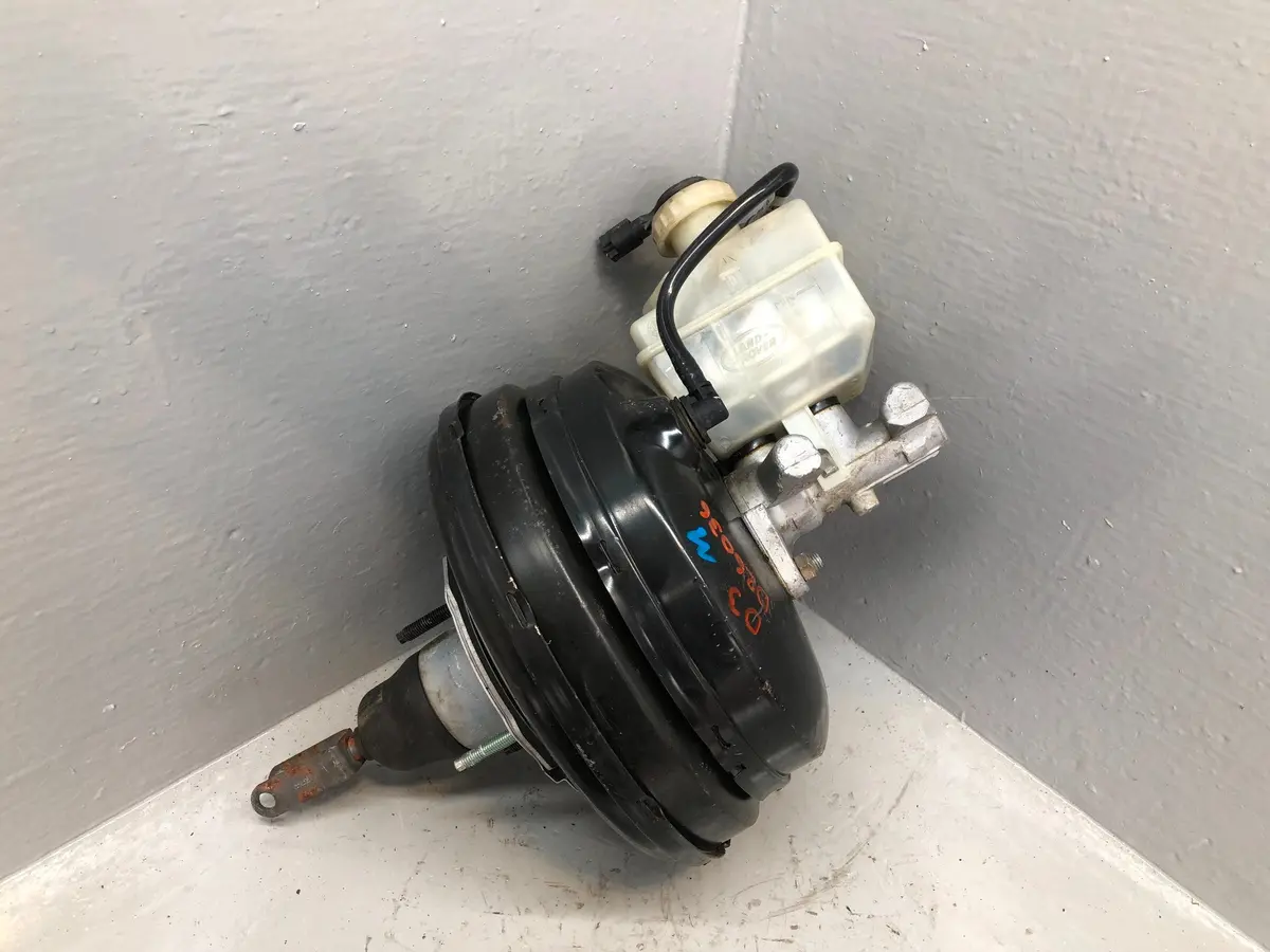 Discovery 3 Brake Servo And Master Cylinder Manual Land Rover D26036 1