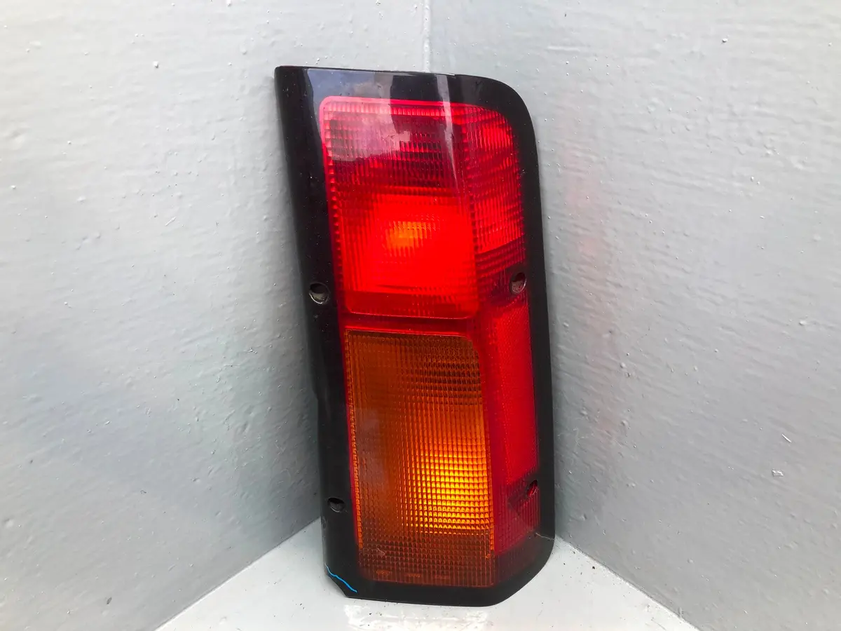 Discovery 2 Rear Light Upper Facelift Off Side Right Land Rover R18125 1