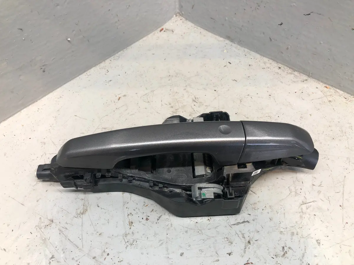 Discovery Sport Door Handle Exterior Near Side Front Corris Grey Land Rover 1