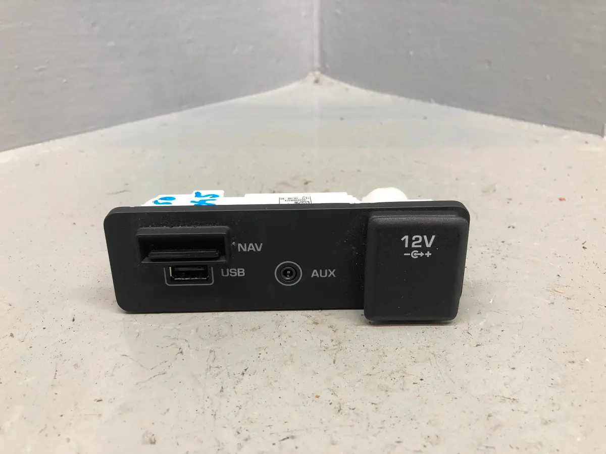 Discovery Sport Usb Aux Port 12V Fk72 19C166 Bd 2014 To 2019 L550 Land Rover 1