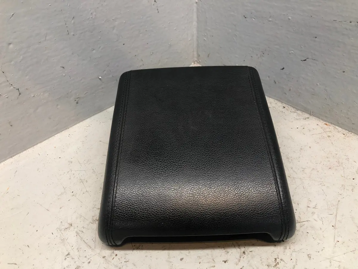 Discovery Sport Centre Console Lid In Black L550 Land Rover 2014 To 2019 L29016 1