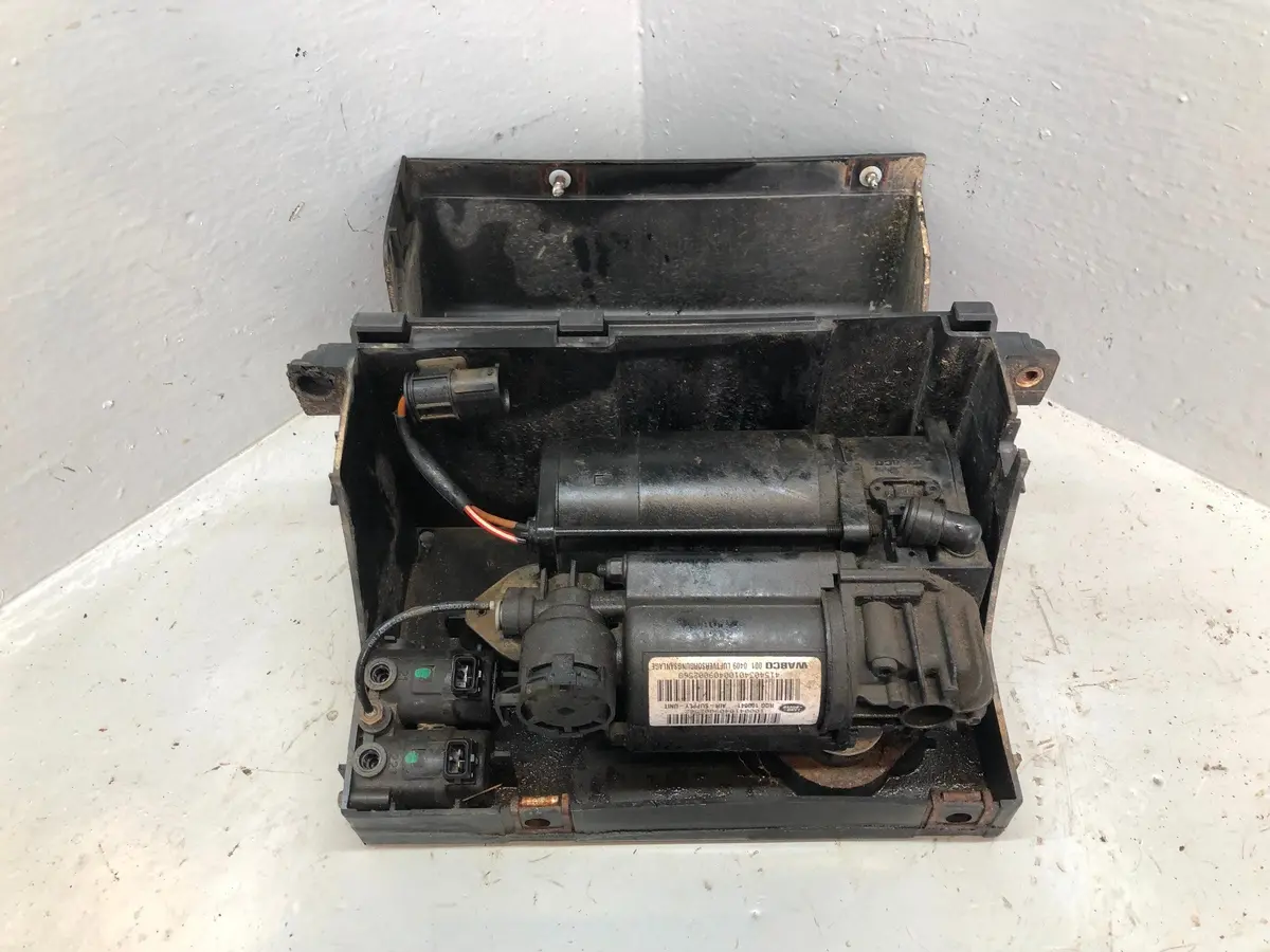 Discovery 2 Air Suspension Compressor Wabco Rqg100041 Housing Land Rover R19026 1
