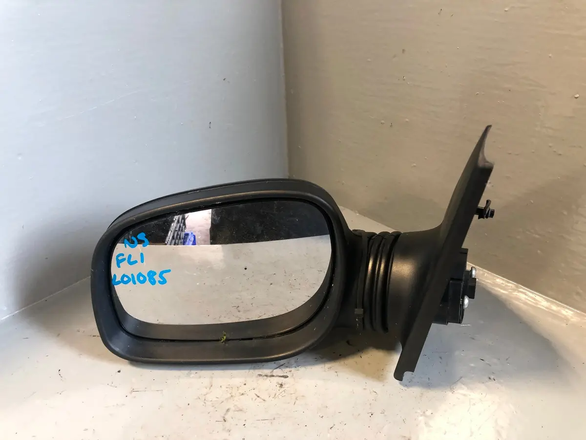 Freelander 1 Door Mirror Electric Near Side Land Rover 1998 To 2001 L01085 1