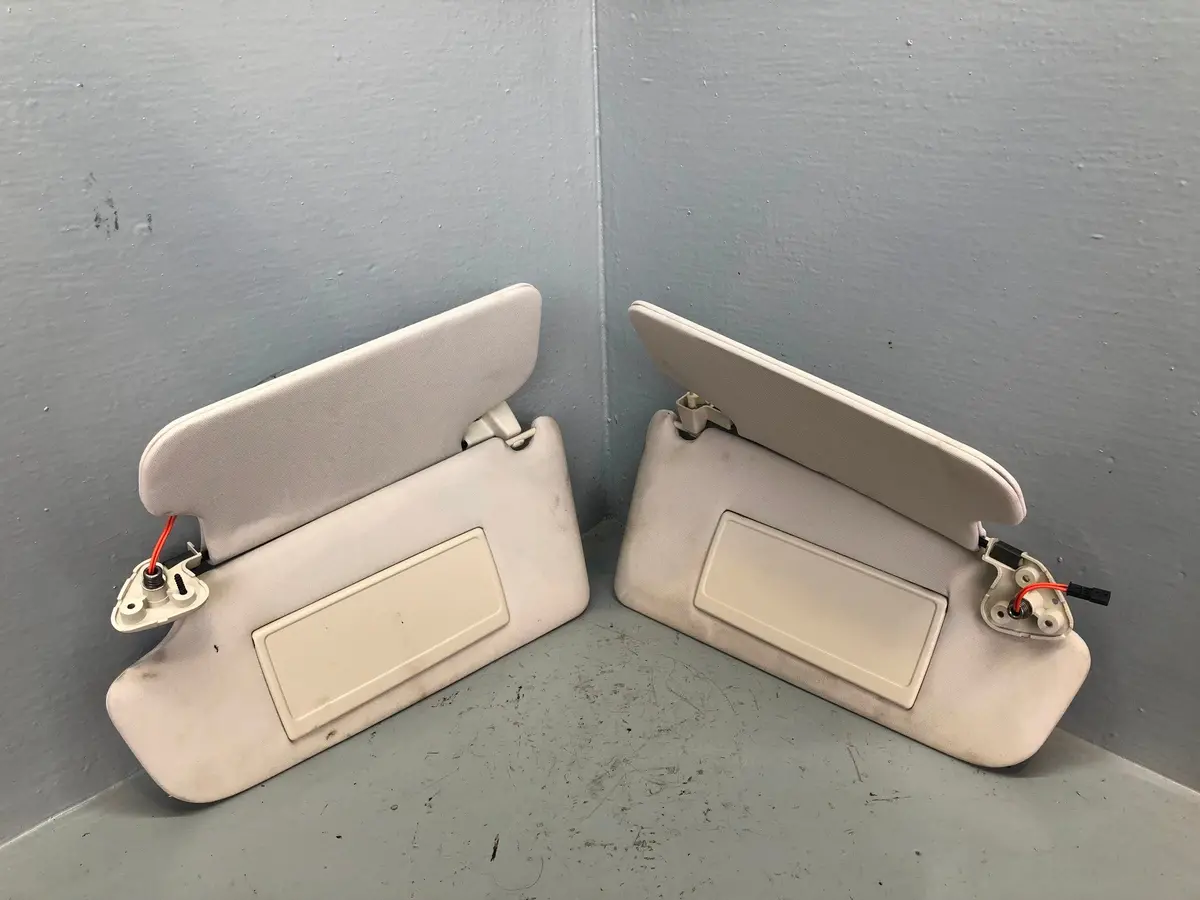 Range Rover L322 Sun Visors Mirrors And Lights Ivory 2005 To 2013 L24026 1
