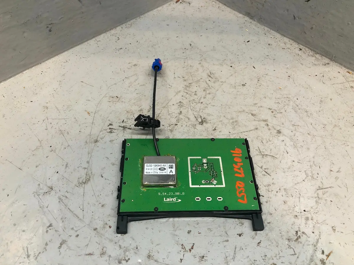 Discovery Sport Aerial Amplifier Unit Gj32-18K940-Aa L550 Land Rover 1