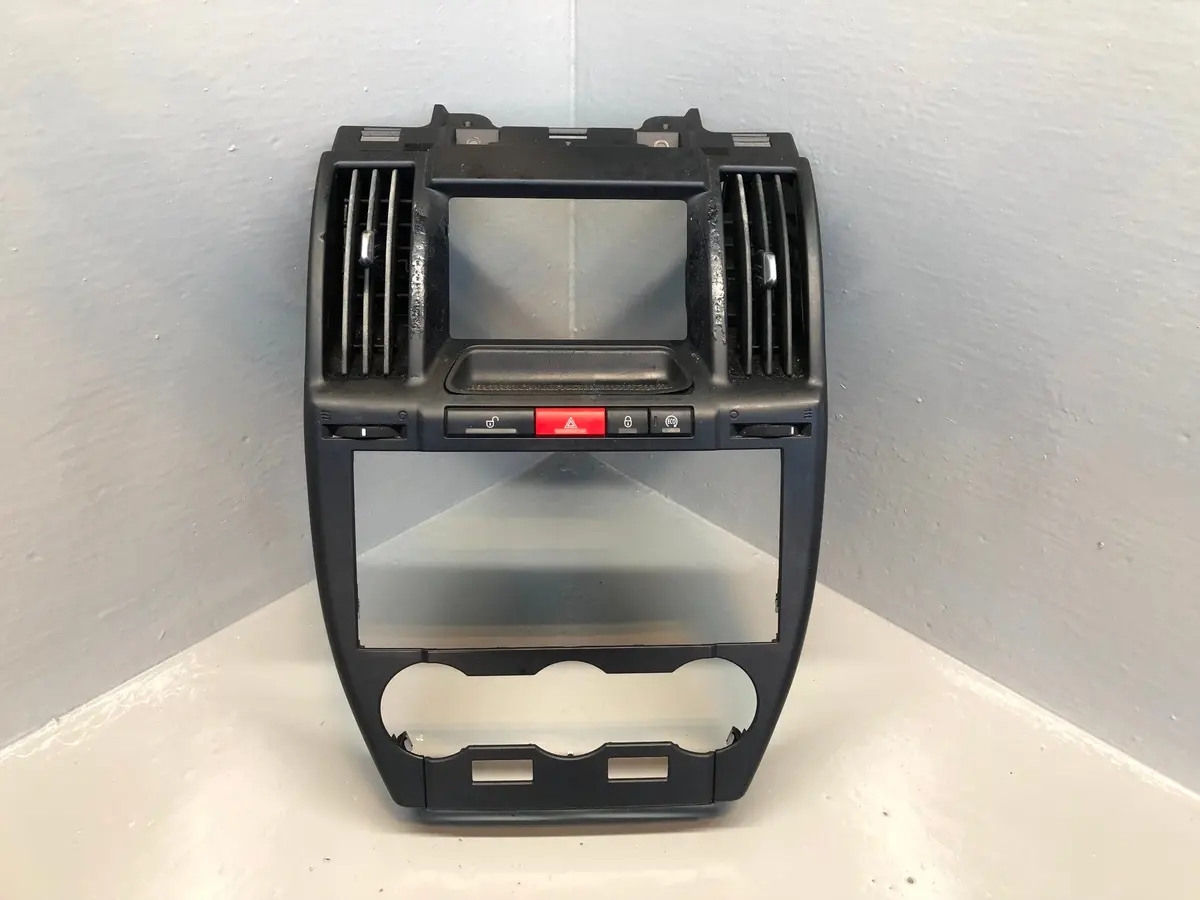 Freelander 2 Centre Dashboard Vents Panel Black Land Rover 2006 To 2011 R06115 1