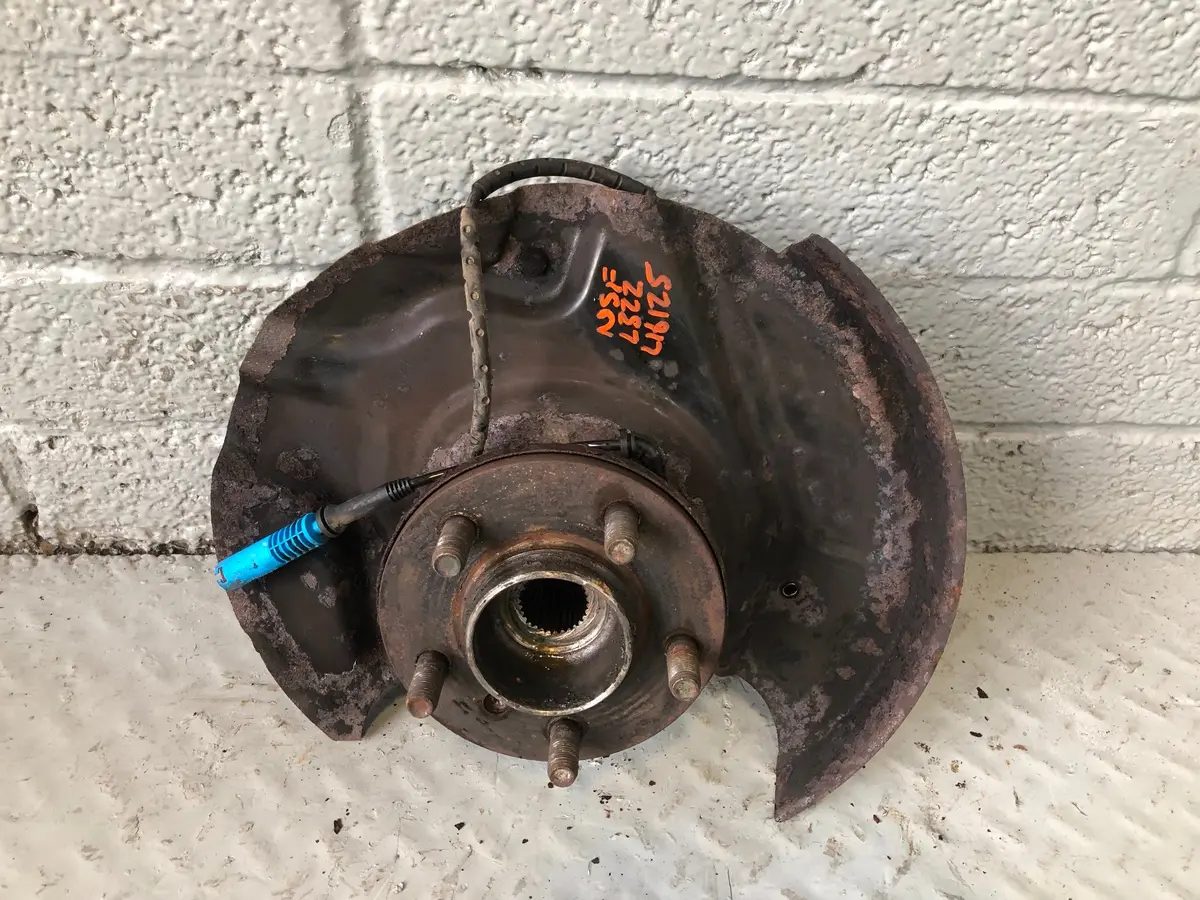 Range Rover L322 Hub Assembly Near Side Front 2002 To 2006 All Models L16125 1