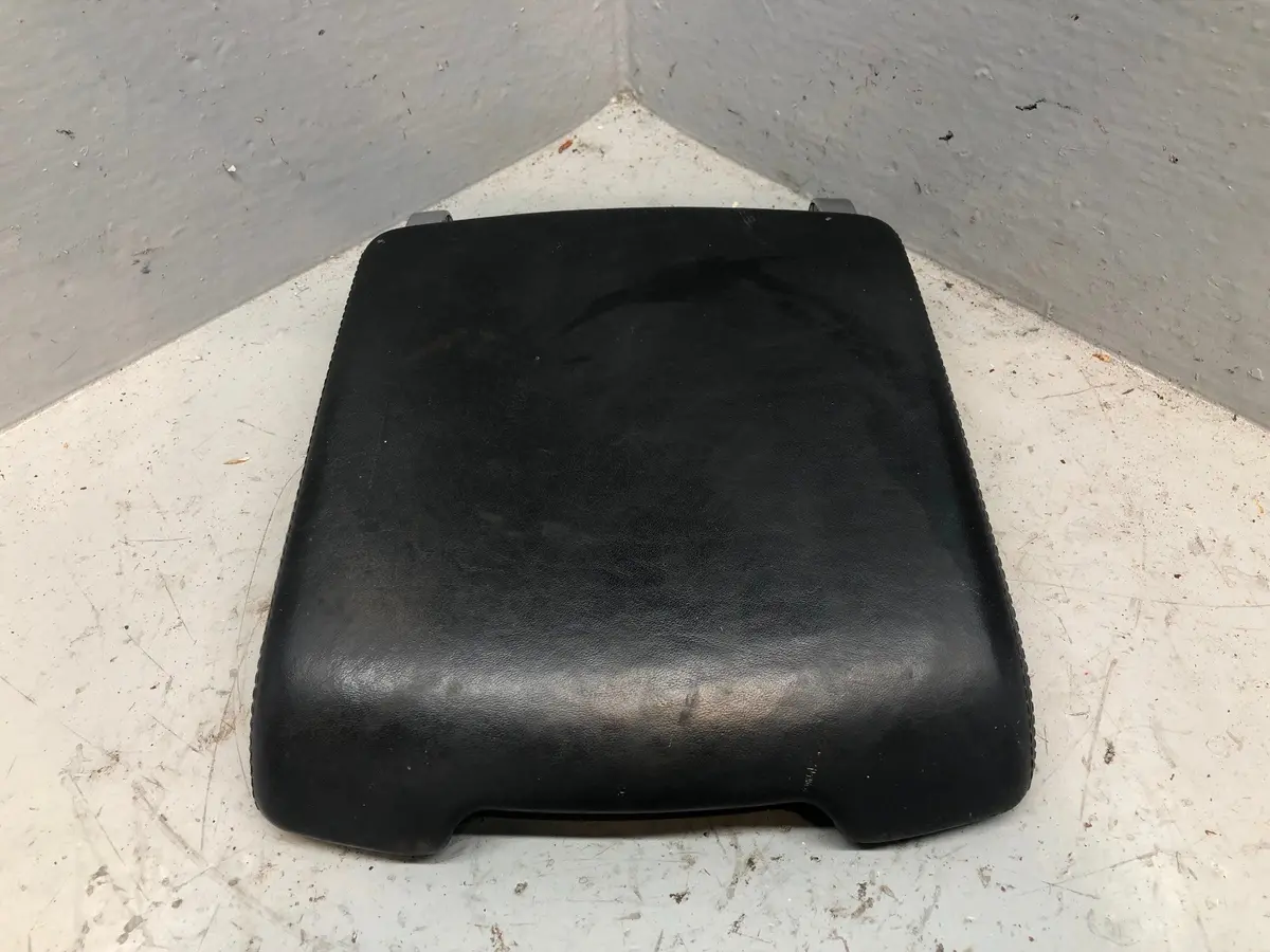 Range Rover L322 Centre Console Front Armrest Lid Black 2006 To 2009 R30016 1