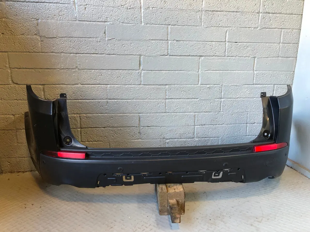 Discovery Sport Rear Bumper Santorini Black 820 L550 2014 To 2019 L26095 2