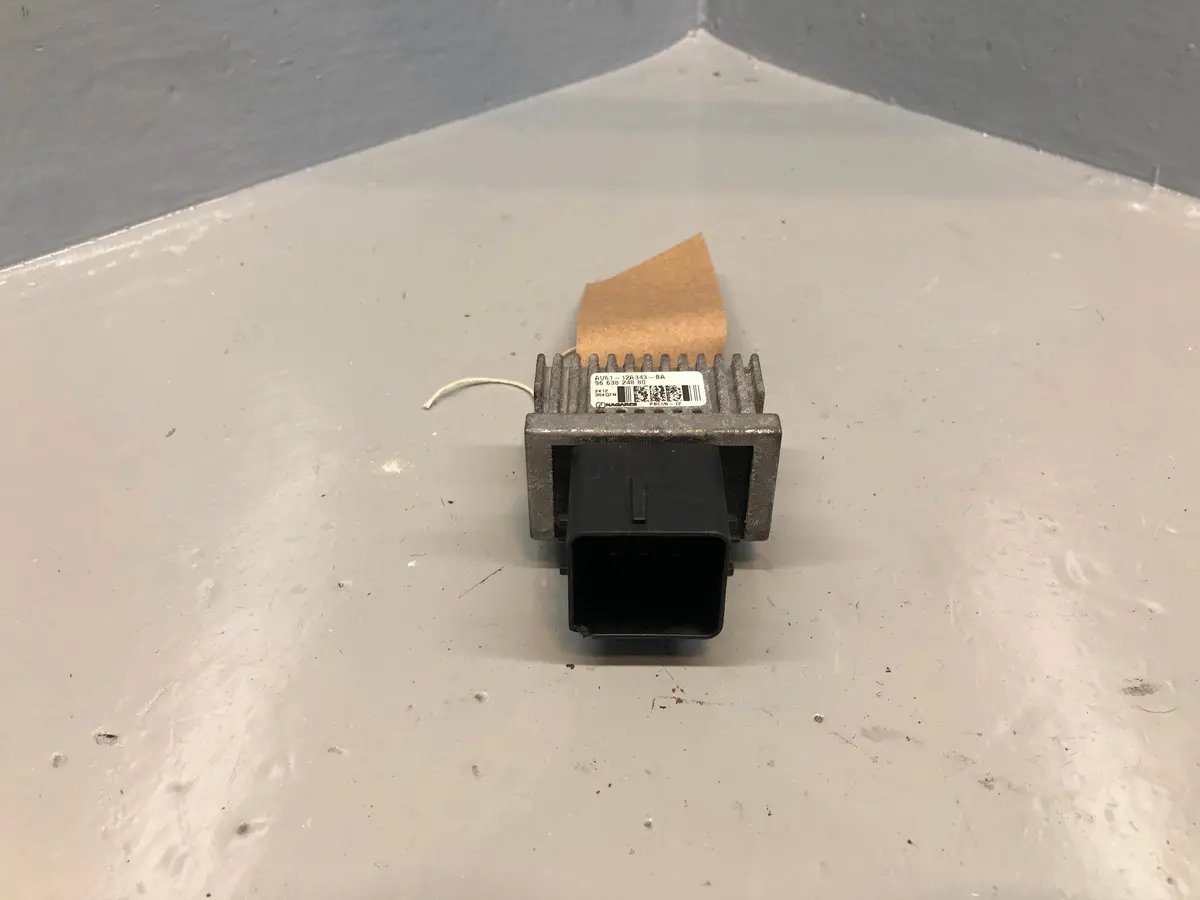 Freelander 2 Glow Plug Relay Av61-12A343-Ba 2.2 Td4 Land Rover 2006 To 2014 1