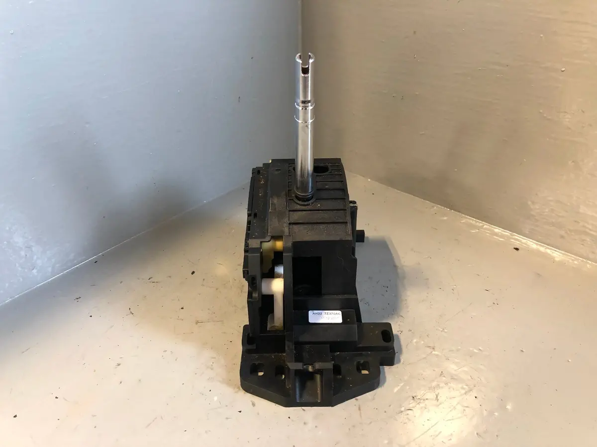 Discovery 4 Automatic Gear Selector Gearstick Land Rover Ah22 7Z370ac L319 1