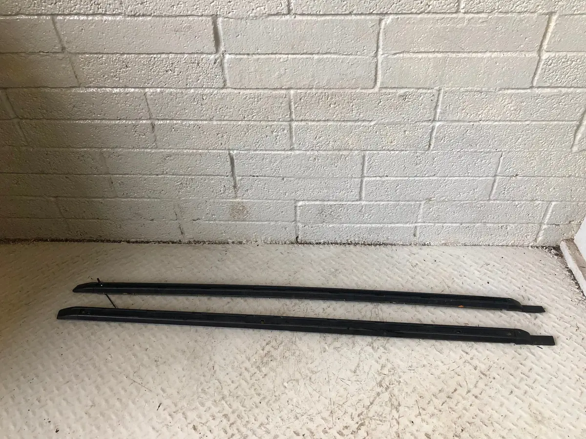 Discovery 3 Roof Rails Three Quarter Length Roof Bars Land Rover K17125 1