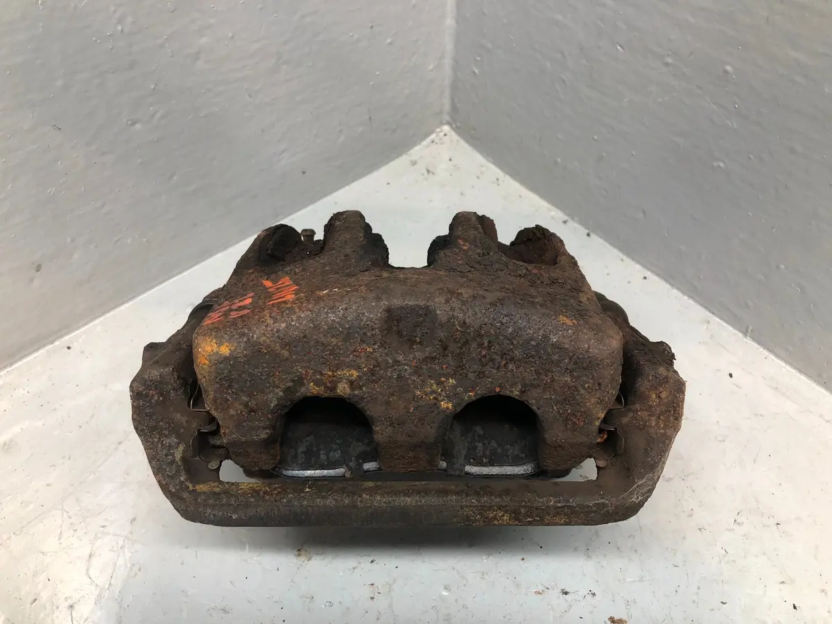 Range Rover L322 Brake Caliper Near Side Front Twin Piston 2006 To 2010 1