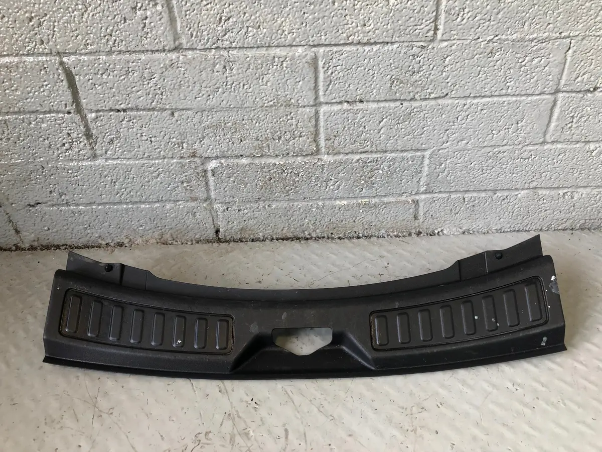 Discovery Sport Tailgate Shut Trim Panel Fk72 113A10ac8pvj L550 Land Rover 1