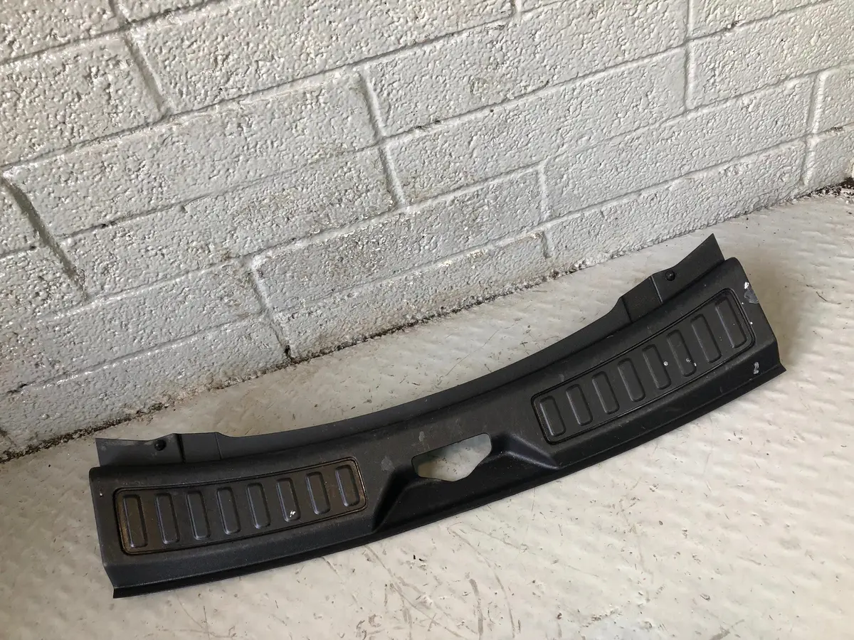 Discovery Sport Tailgate Shut Trim Panel Fk72 113A10ac8pvj L550 Land Rover 2