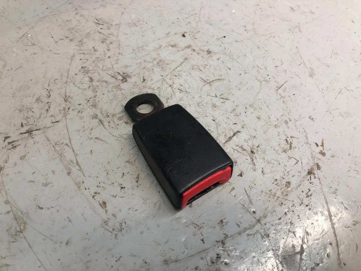 Range Rover L322 Seat Belt Buckle Clasp Assembly Off Side Rear 2002 To 2009 1
