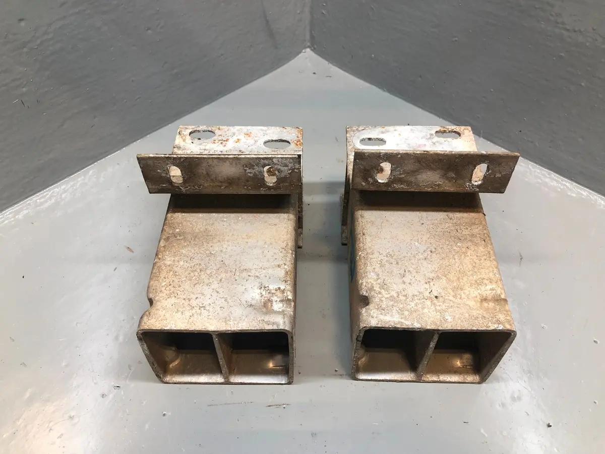 Discovery 2 Bumper Brackets Front Pair Dxe000050 Land Rover 1998 To 2004 1