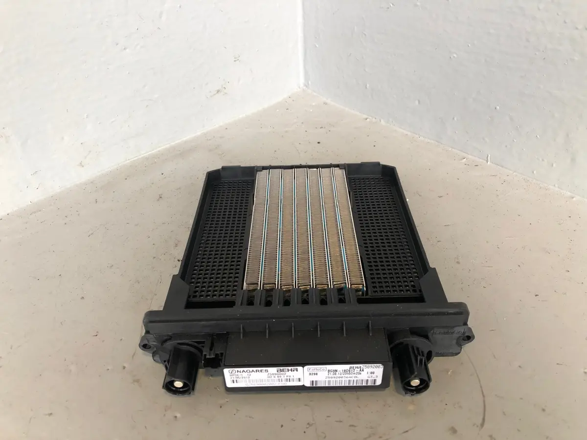 Range Rover Evoque Electric Heater Matrix Bg9n-18D612-Aa L538 2011 To 2018 1