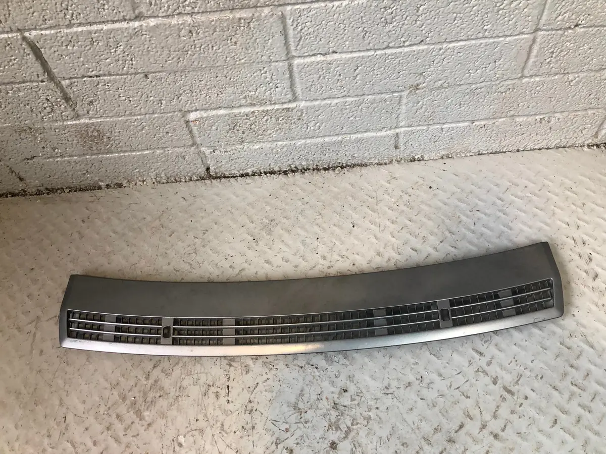 Range Rover L322 Bonnet Grill Under Windscreen 2002 To 2013 L16125 1
