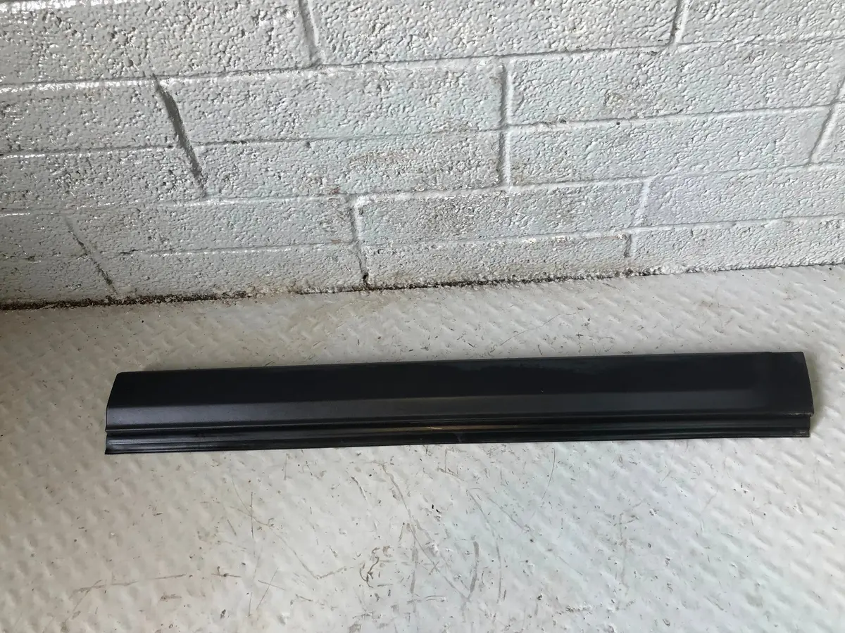 Discovery 4 Lower Door Trim Front Off Side Land Rover 2009 To 2014 L11124 1