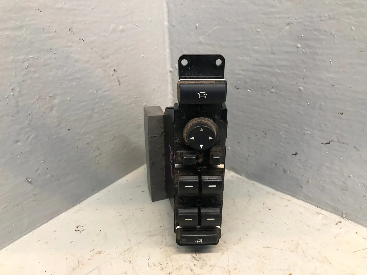 Range Rover L322 Window Switch Pack Off Side Front 2002 To 2010 R30016 1