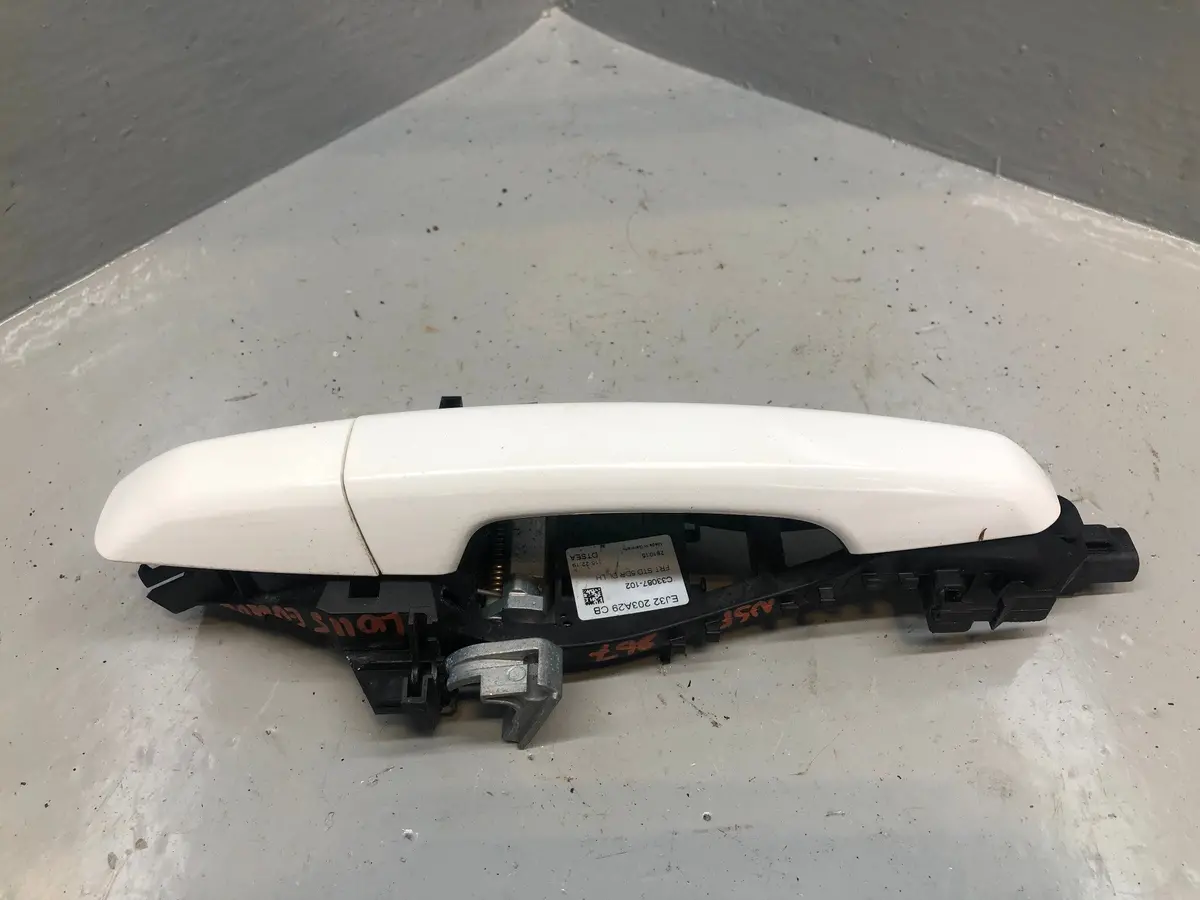 Range Rover Evoque Door Handle Exterior Near Side Front Fuji White L538 1