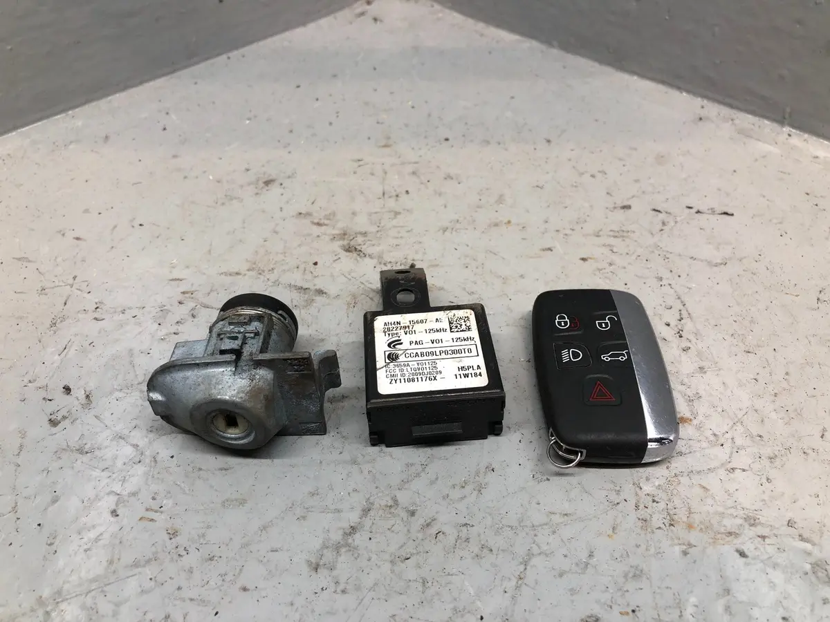 Discovery 4 Key Remote And Blade With Door Lock Land Rover 2009 To 2014 K17125 1