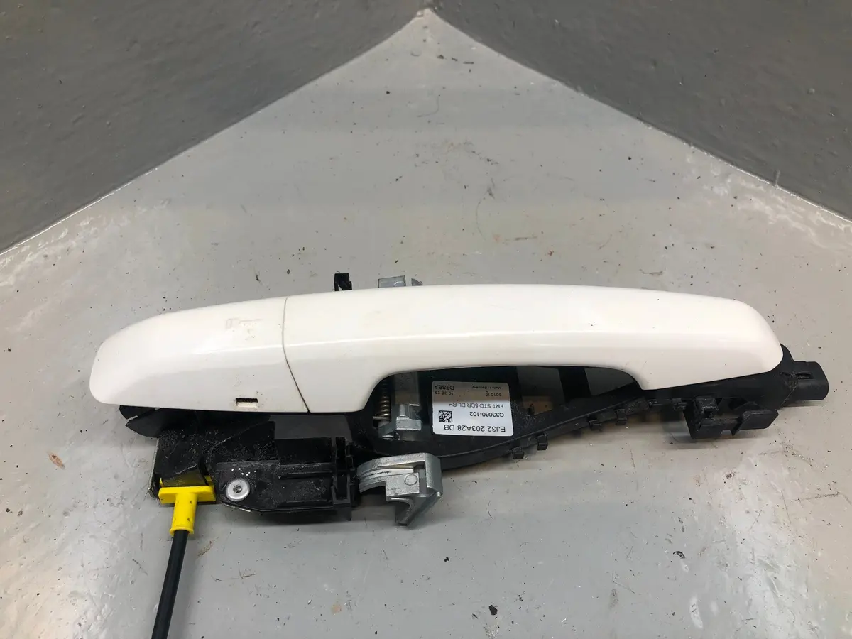 Range Rover Evoque Door Handle Exterior Off Side Front Fuji White L538 1