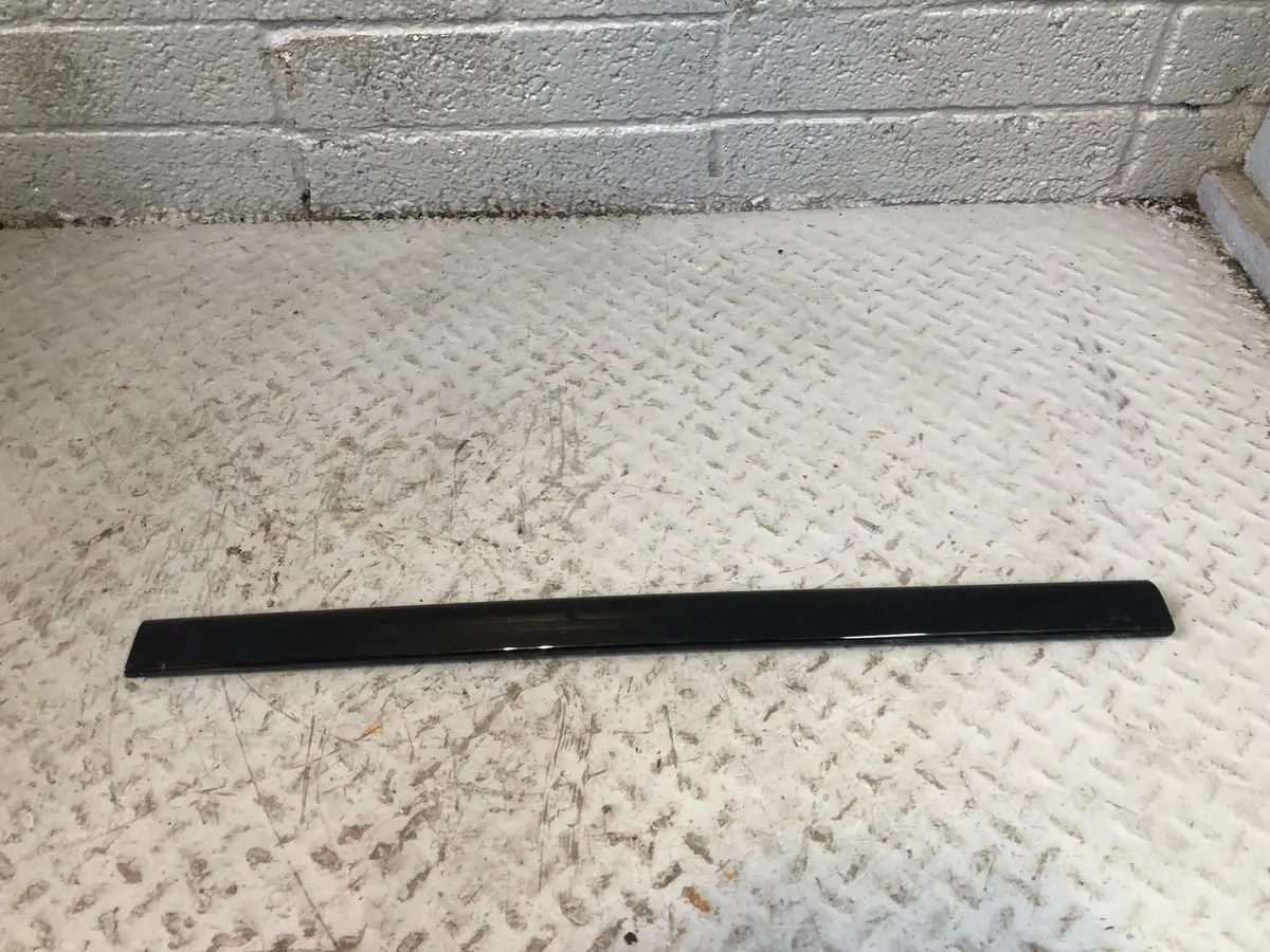 Discovery 4 Top Window Roof Trim Near Side Rear Land Rover 2009 To 2014 1