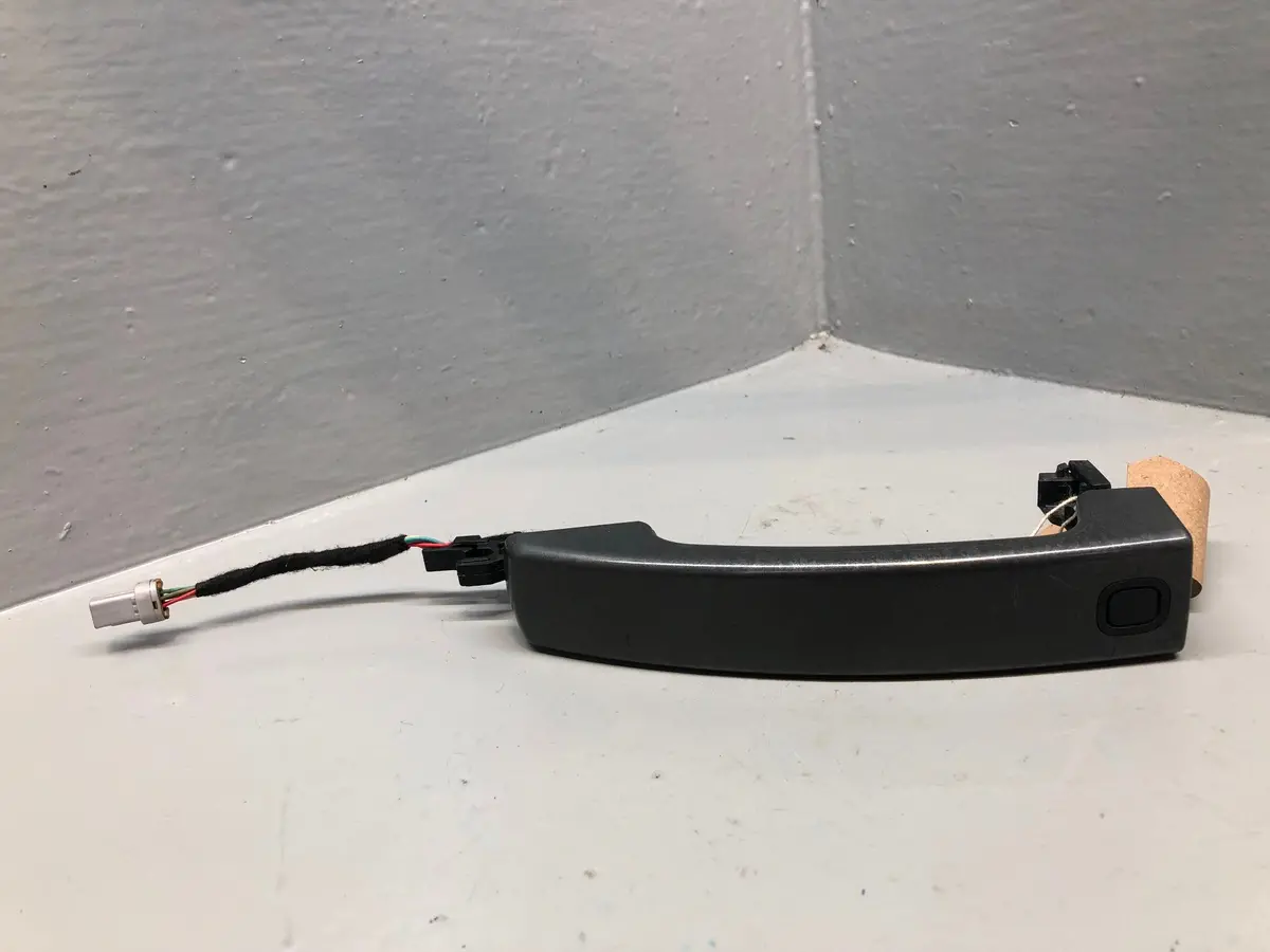 Discovery 4 External Keyless Door Handle Near Side Front Grey Land Rover 1