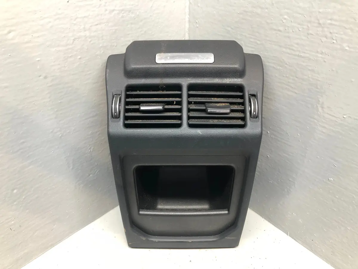 Range Rover Evoque Centre Console Rear Panel Storage With Air Vents L538 1