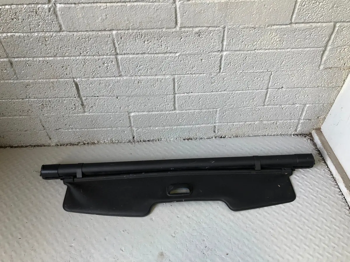 Range Rover Sport Retractable Load Cover In Black L320 2005 To 2013 R04036 1