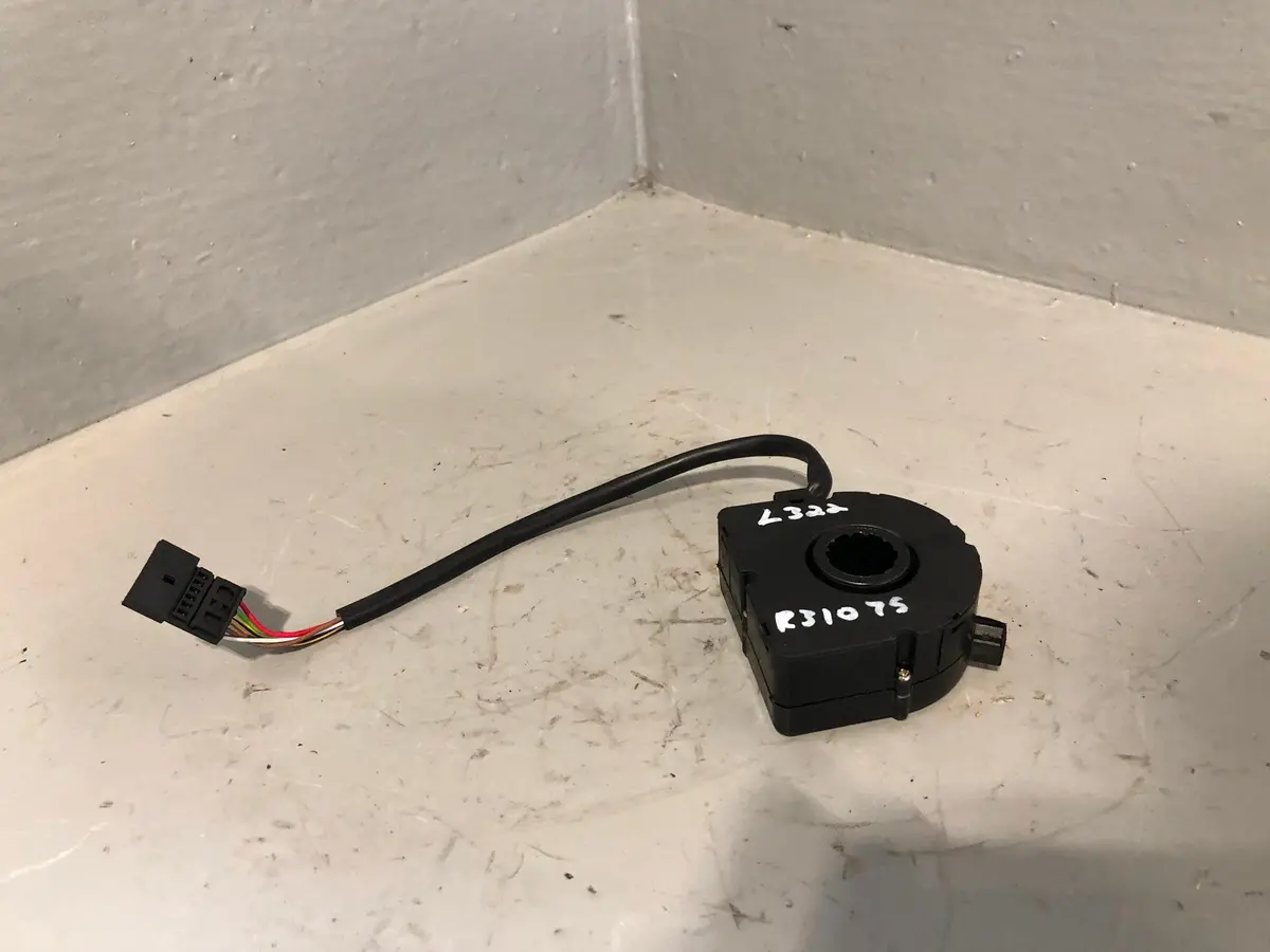 Range Rover L322 Steering Angle Sensor 2002 To 2006 R31075 1