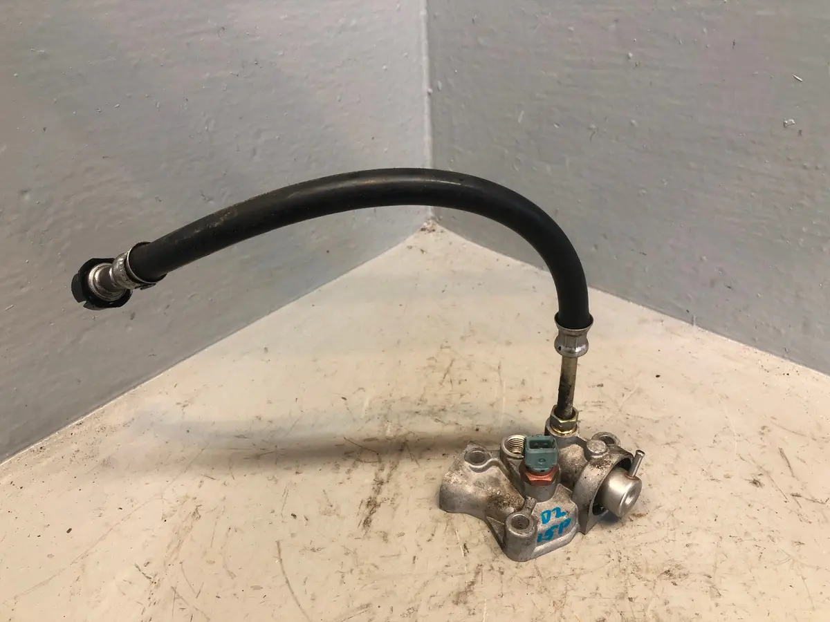Discovery 2 Fuel Pressure Regulator Mso000030 Td5 15P 16P Land Rover With Pipe 1