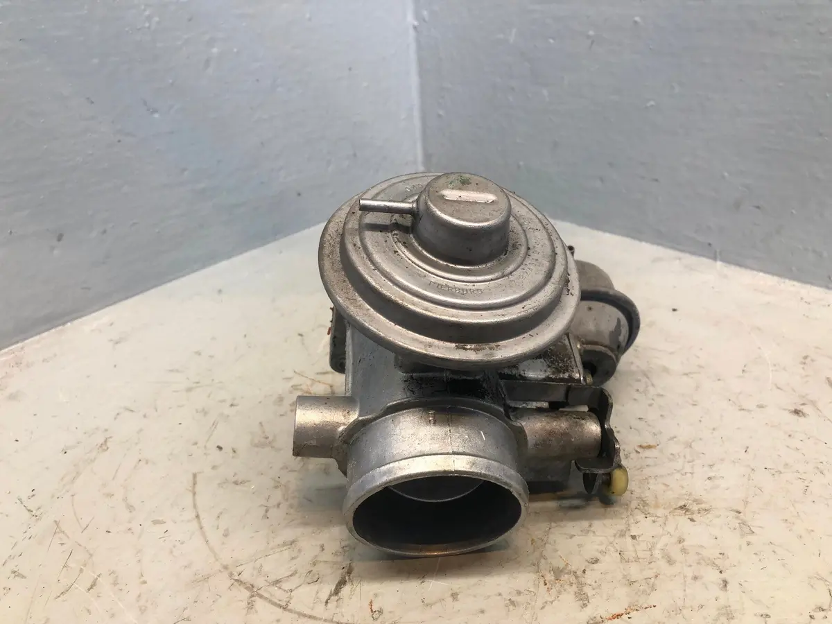 Discovery 2 Egr Valve Exhaust Gas Recirculation Td5 15P Land Rover 2002 To 2004 1